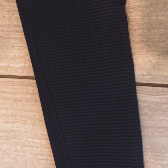 Victoria's Secret Sport Knockout Leggings Side Cut-out crochet Stripe Trim Blue - Picture 5 of 6